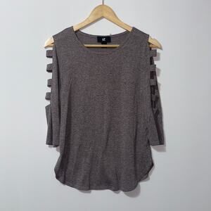 iZ Byer Cut-Out Sleeve Heather Gray Top women’s size medium